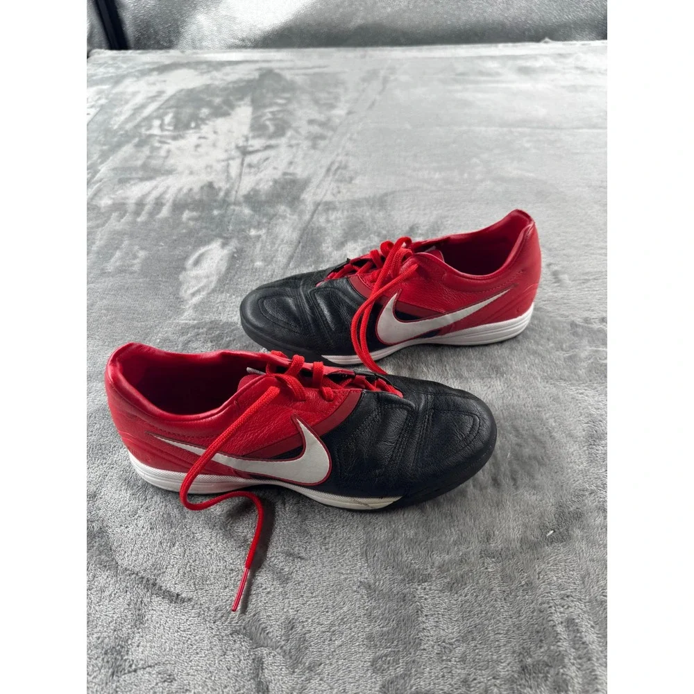Nike CTR360 Libretto IC Indoor Soccer Shoes Mens 7 Black Red 366241-016